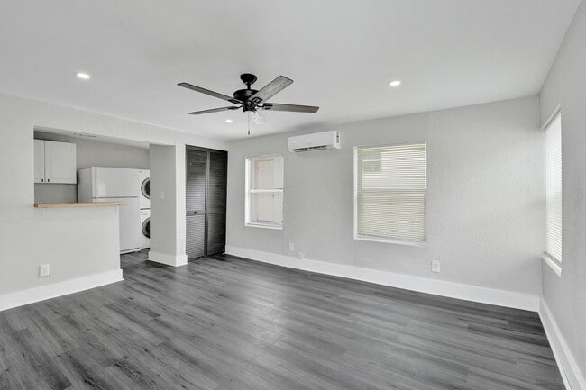 234 NE 14th Ave