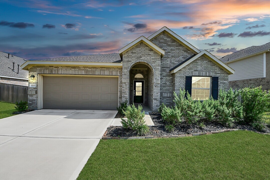 3727 Windy Brk Rd in Rosenberg, TX - Foto de edificio