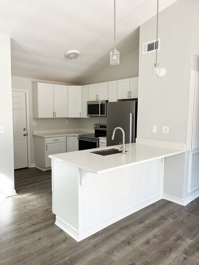 1602 Northwood St-Unit -1604 NWood in Meridian, MS - Foto de edificio - Building Photo