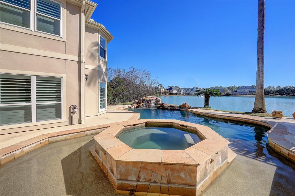 2019 Bendstone Cir in Katy, TX - Foto de edificio