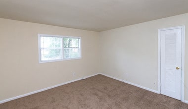 Dodson Courtyard in East Point, GA - Building Photo - Building Photo