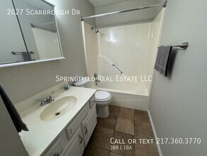 2027 Scarbrough Rd in Springfield, IL - Building Photo - Building Photo