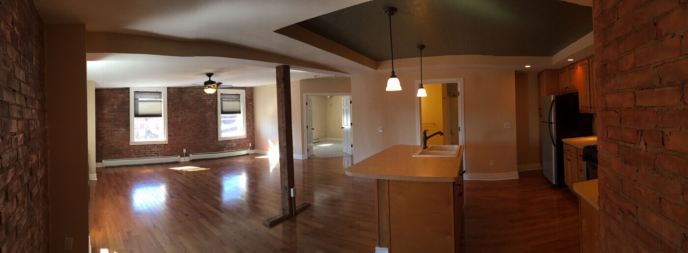 23 S Main St Apt 5 in Brockport, NY - Building Photo