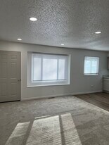 5324 Jennifer Dr in Pleasant Hill, IA - Building Photo