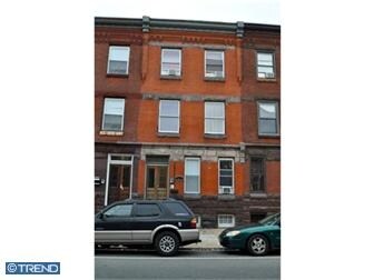 1613 W Diamond St in Philadelphia, PA - Building Photo