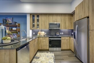 Alexan Rivercrest in Austin, TX - Foto de edificio - Building Photo