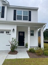 2903 Siebold Dr in North Charleston, SC - Foto de edificio - Building Photo