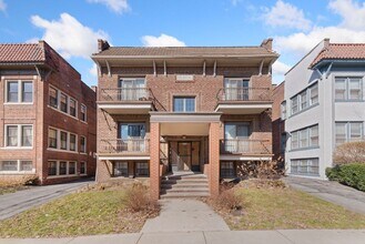 2773 Hampshire Rd in Cleveland Heights, OH - Foto de edificio - Building Photo