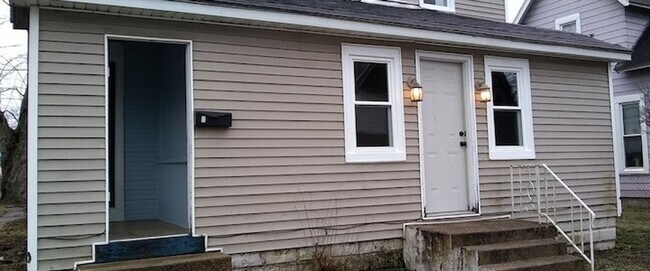 710 N Mulberry St-Unit -Unit A in Muncie, IN - Building Photo - Building Photo