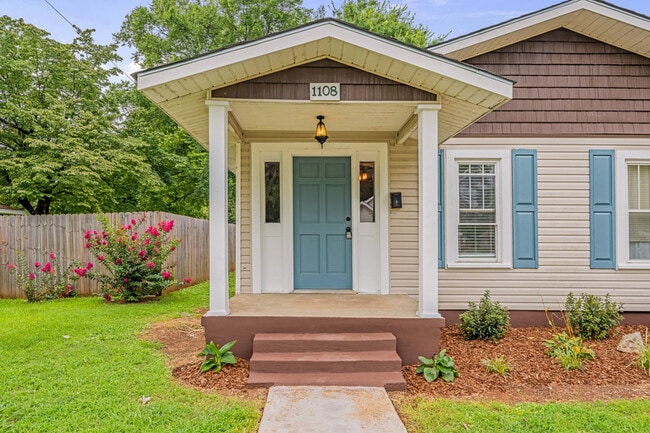 1108 Oshaughnessy Ave NE in Huntsville, AL - Building Photo - Building Photo