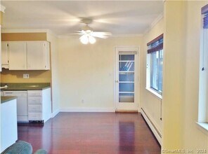 154 Cold Spring Rd in Stamford, CT - Building Photo - Building Photo