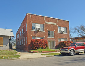 Betty Jo Apartments in Tulsa, OK - Foto de edificio - Building Photo