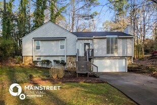 5221 Island Dr in Stone Mountain, GA - Building Photo