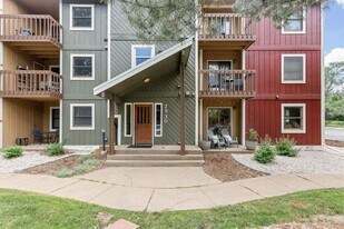 2930 Shadow Creek Dr in Boulder, CO - Building Photo