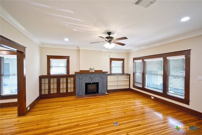 property at 576 W Coll St