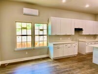 4918 Noble St photo'