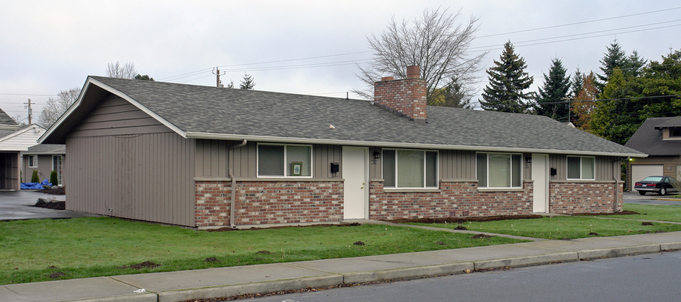 611-617 9th Ave in Puyallup, WA - Building Photo