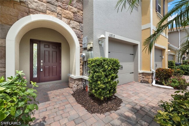 10818 Alvara Way in Bonita Springs, FL - Building Photo - Building Photo