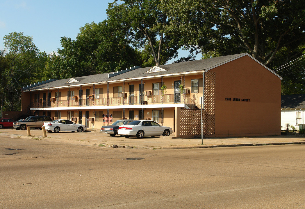 2203 John R Lynch St in Jackson, MS - Building Photo