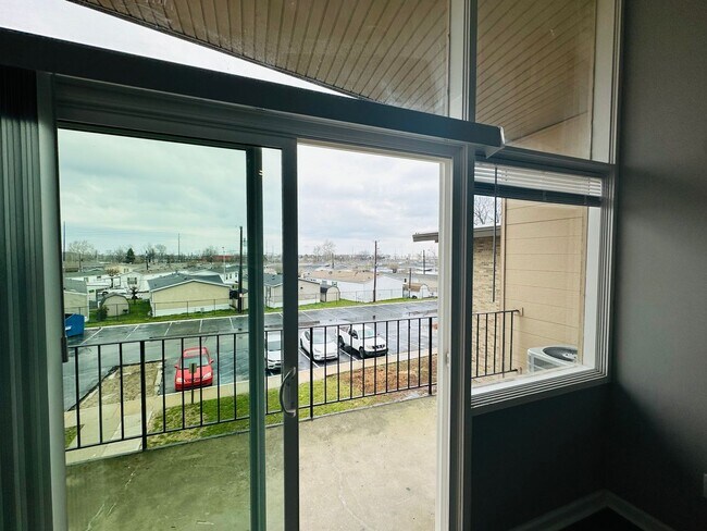 9025 S Eldorado Dr in Indianapolis, IN - Building Photo - Building Photo