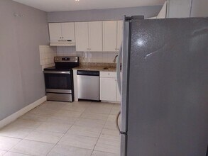 5911 Barbados Way E in West Palm Beach, FL - Building Photo - Building Photo