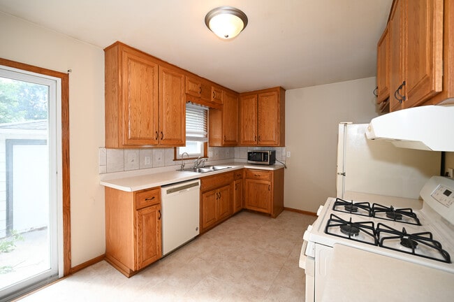 2502 24th Ave NW in Rochester, MN - Building Photo - Building Photo