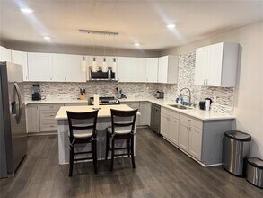 3315 Parvia Ave in Dallas, TX - Building Photo - Building Photo