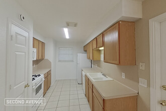 1835 Wren Dr in League City, TX - Building Photo - Building Photo