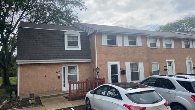 564 Adrian Ct in Brookville, OH - Building Photo - Building Photo
