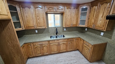 711 N Sloan Ave in Compton, CA - Building Photo - Building Photo