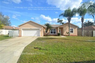 236 Bedford Dr in Kissimmee, FL - Building Photo