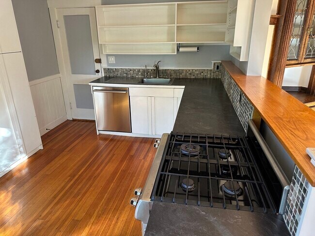 51 Foskett St in Somerville, MA - Building Photo - Building Photo