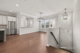 15167 Rocky Blf Lp in Davidson, NC - Foto de edificio - Building Photo