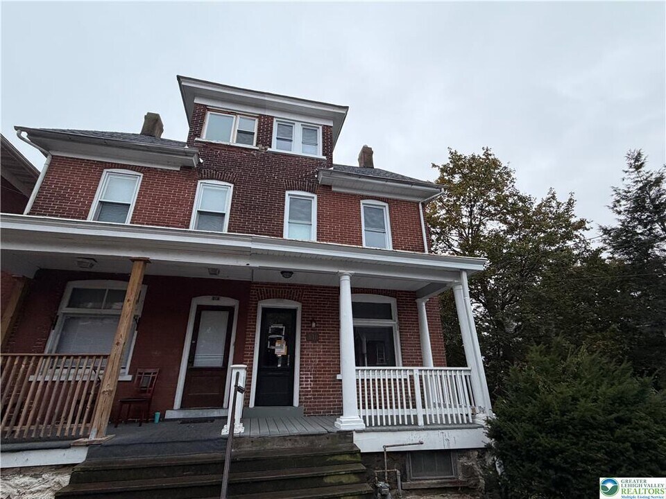 616 Christian St in Bethlehem, PA - Building Photo