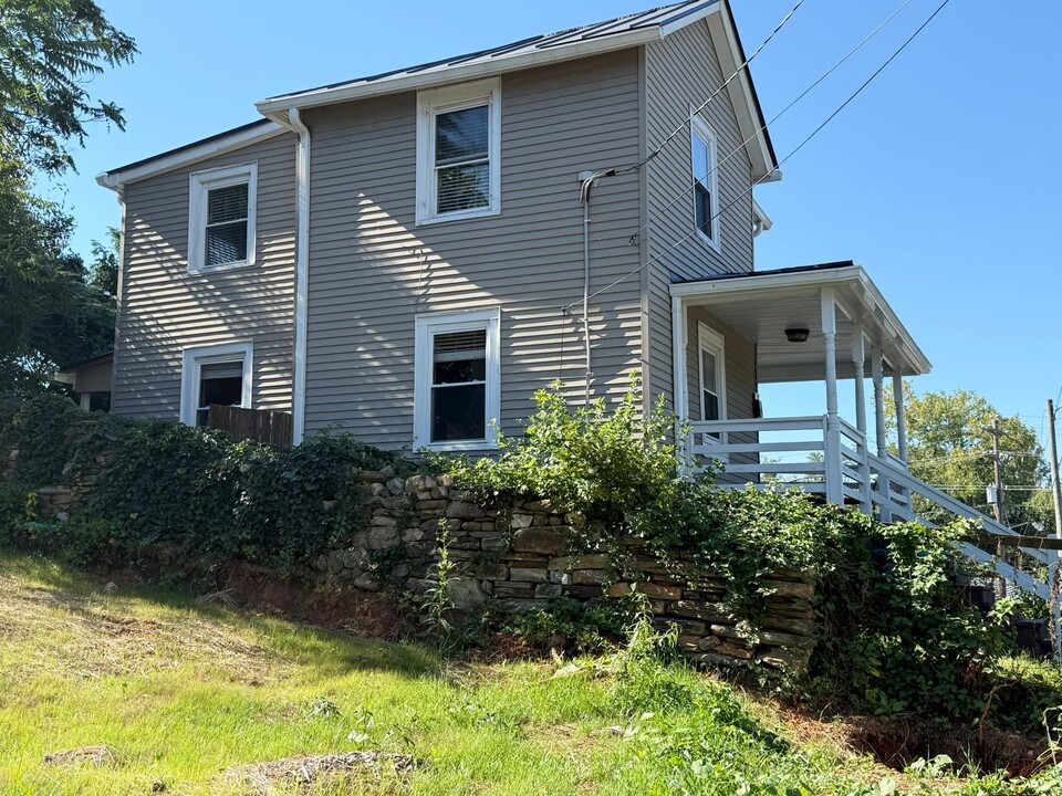 342-6 1/2 6 1/2 St SW in Charlottesville, VA - Building Photo