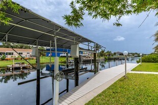 18646 Kerrville Cir in Port Charlotte, FL - Building Photo