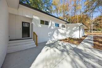 8625 Cedarbrook Dr in Charlotte, NC - Building Photo - Building Photo