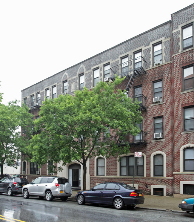 Colonial Court in Brooklyn, NY - Building Photo - Building Photo