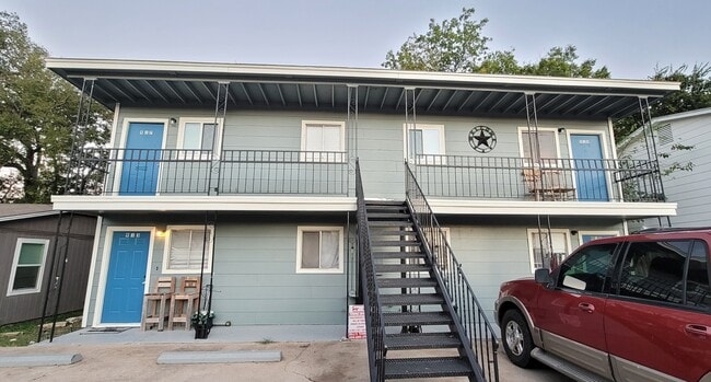 property at 913 S 17th St
