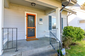 714 S 51st St in Tacoma, WA - Building Photo - Building Photo
