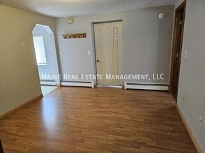 944 Fuller Rd in Carmel, ME - Building Photo - Building Photo