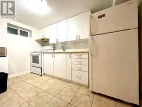 28 Bushcroft Grove in Toronto, ON - Building Photo - Building Photo