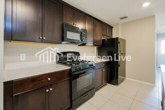 1033 Crestview Dr in Hutchins, TX - Building Photo - Building Photo