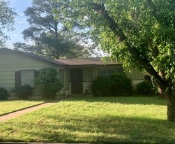 1109 E 14th St in Sweetwater, TX - Building Photo
