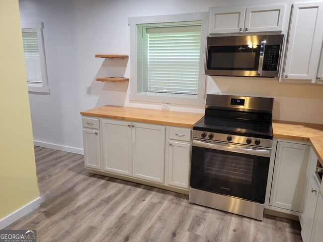 3495 Tulip Dr in Decatur, GA - Building Photo - Building Photo