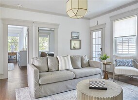 46-46 State St in Bristol, RI - Building Photo