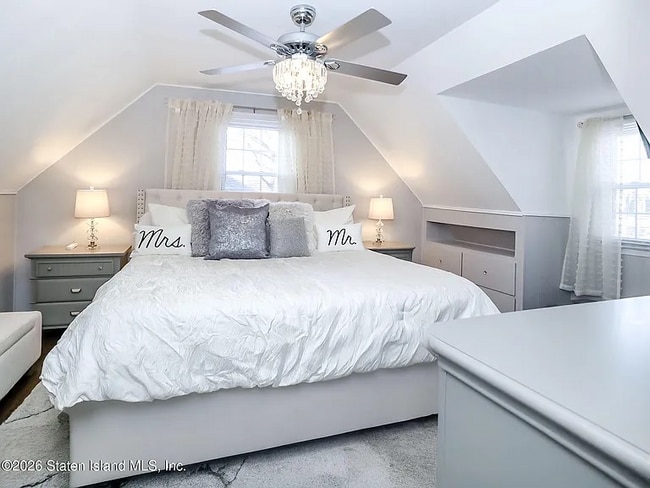 100 Acacia Ave in Staten Island, NY - Foto de edificio - Building Photo