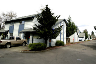 Neal's Lane Townhomes in Vancouver, WA - Building Photo - Building Photo