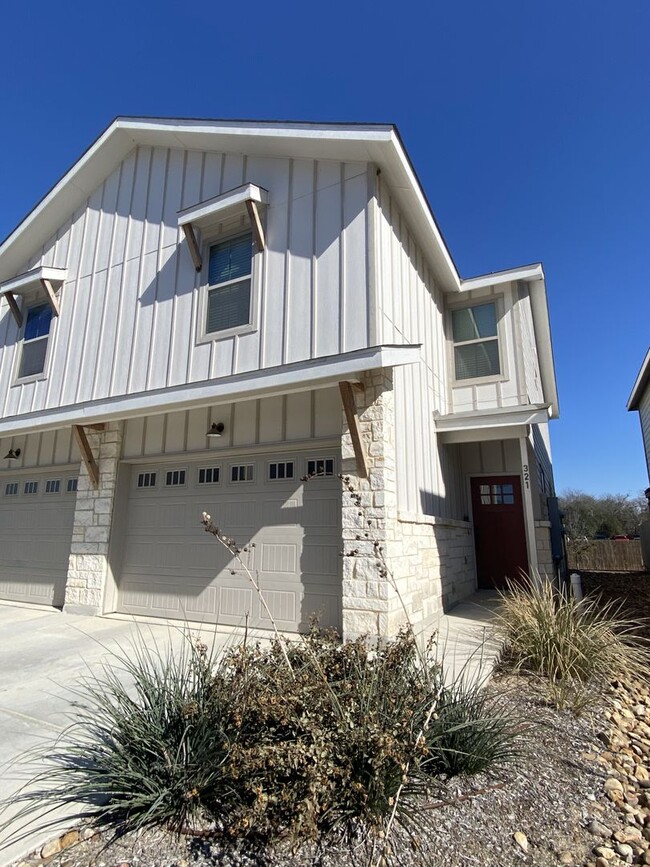 property at 321 Untermaier St