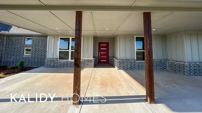 102 Olde Ml Rd in Jones, OK - Building Photo - Building Photo